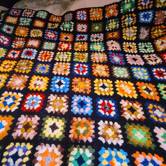 Handmade Granny Squares Blanket Crochet Blanket Vintage. K - Picture 2 of 10
